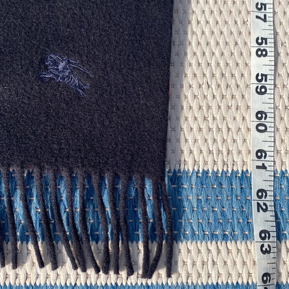 Vintage Burberry 2 sided 💯% Silk Paisley SCARF backed W/ wool/cash EUC🔥Must 👀 - Picture 7 of 17